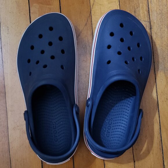 EUC Unisex Crocs - Picture 7 of 8
